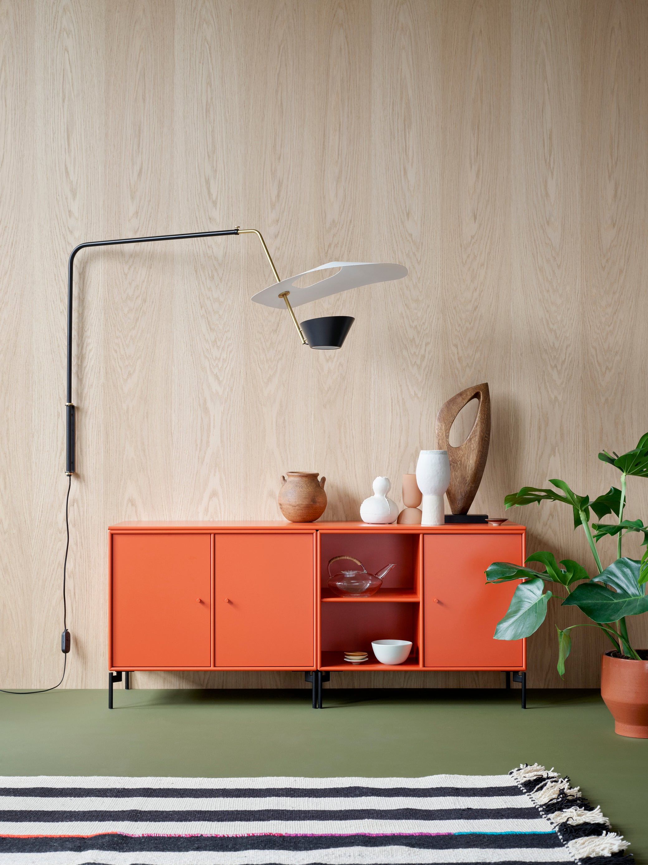 SAVE Sideboard with Legs