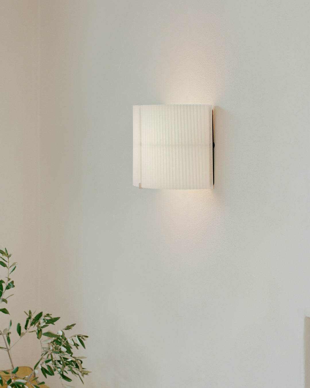 Nebra Wall Lamp