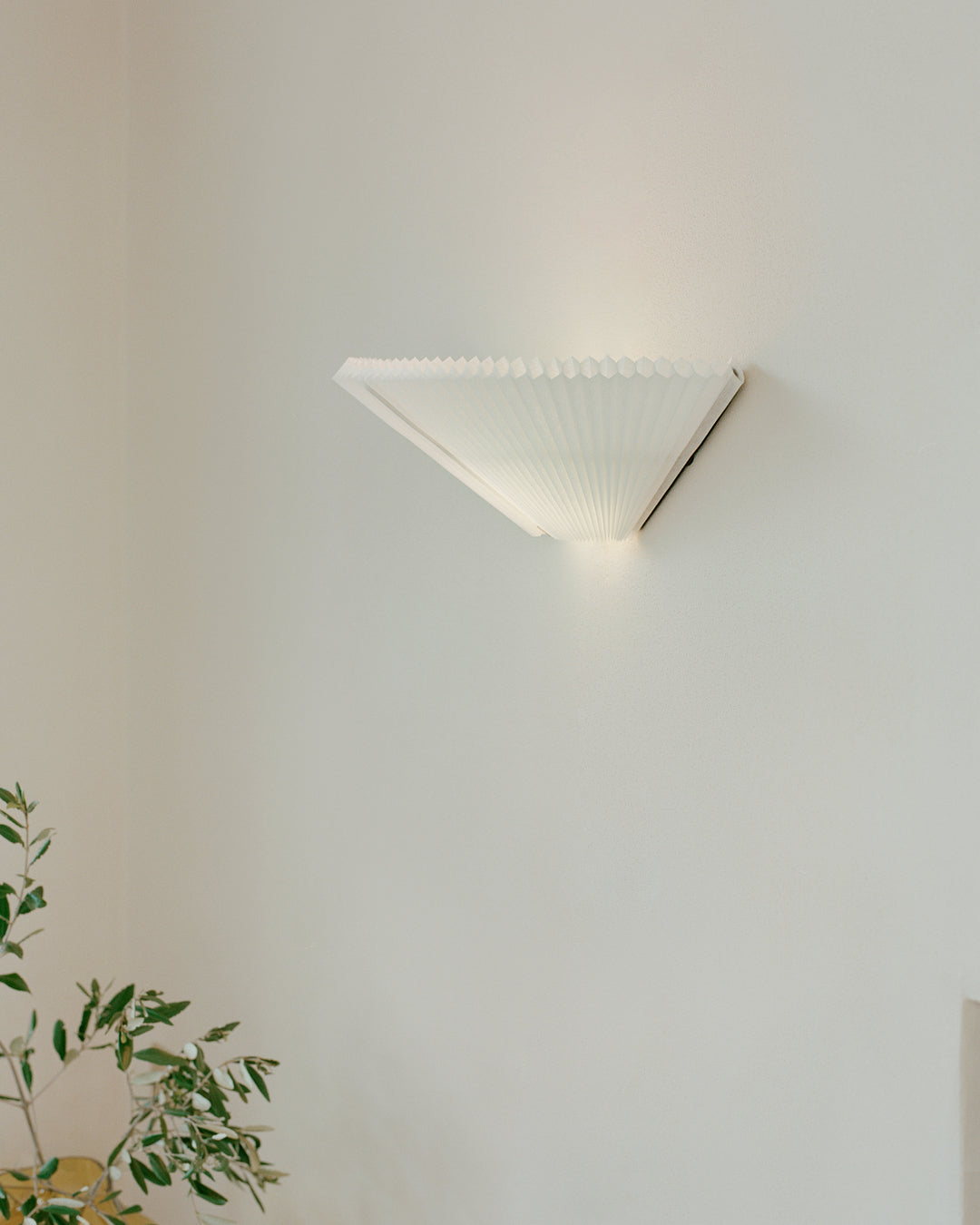 Nebra Wall Lamp