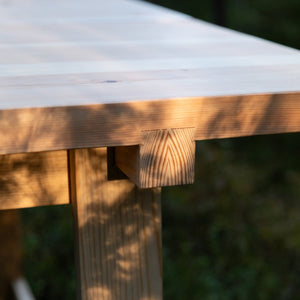 Bord Dining Table