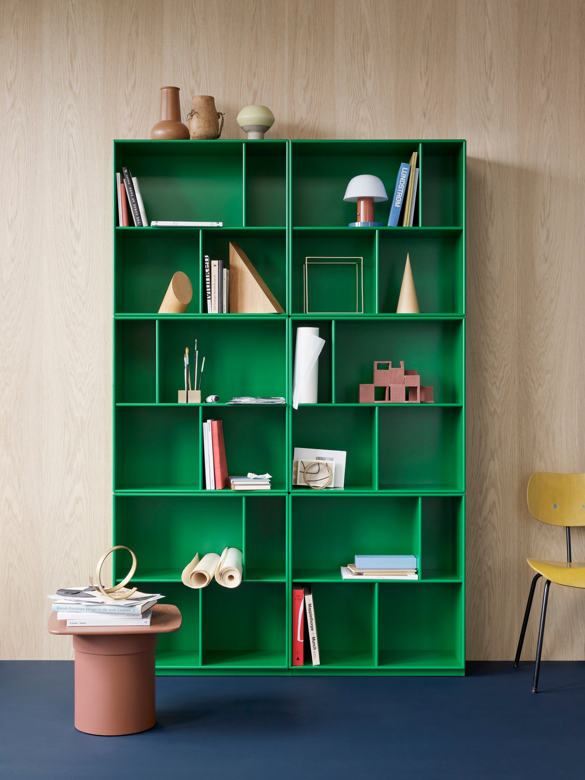 READ Bookshelf with Plinth