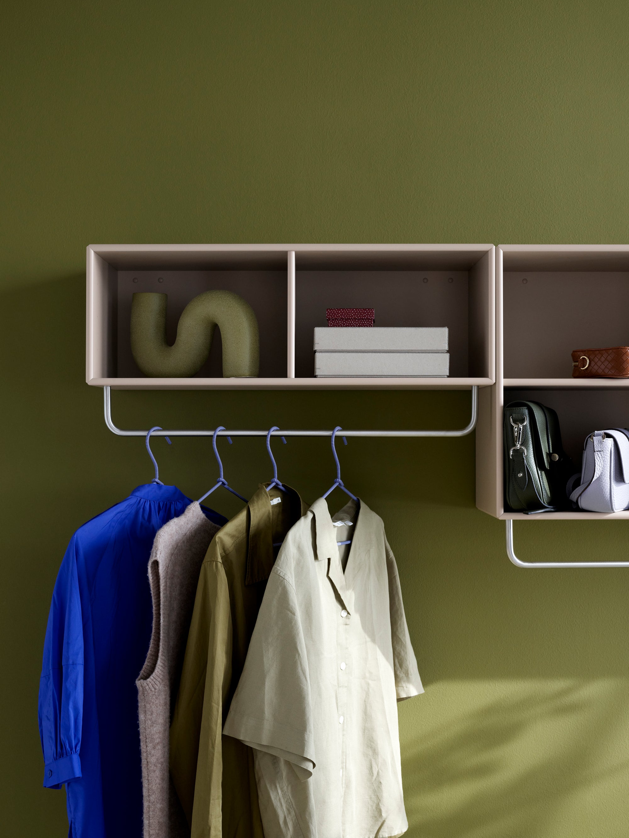 COAT Shelf with Clothes Rack