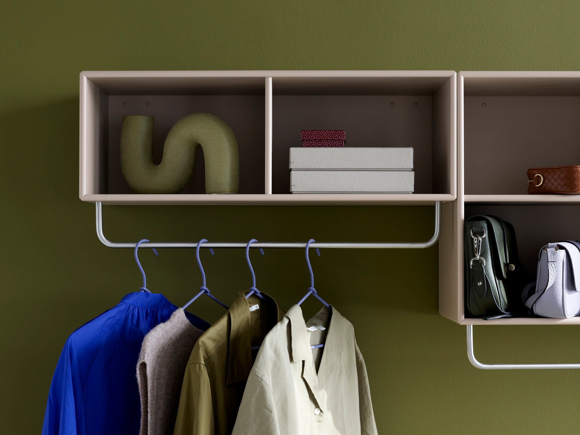 COAT Shelf with Clothes Rack