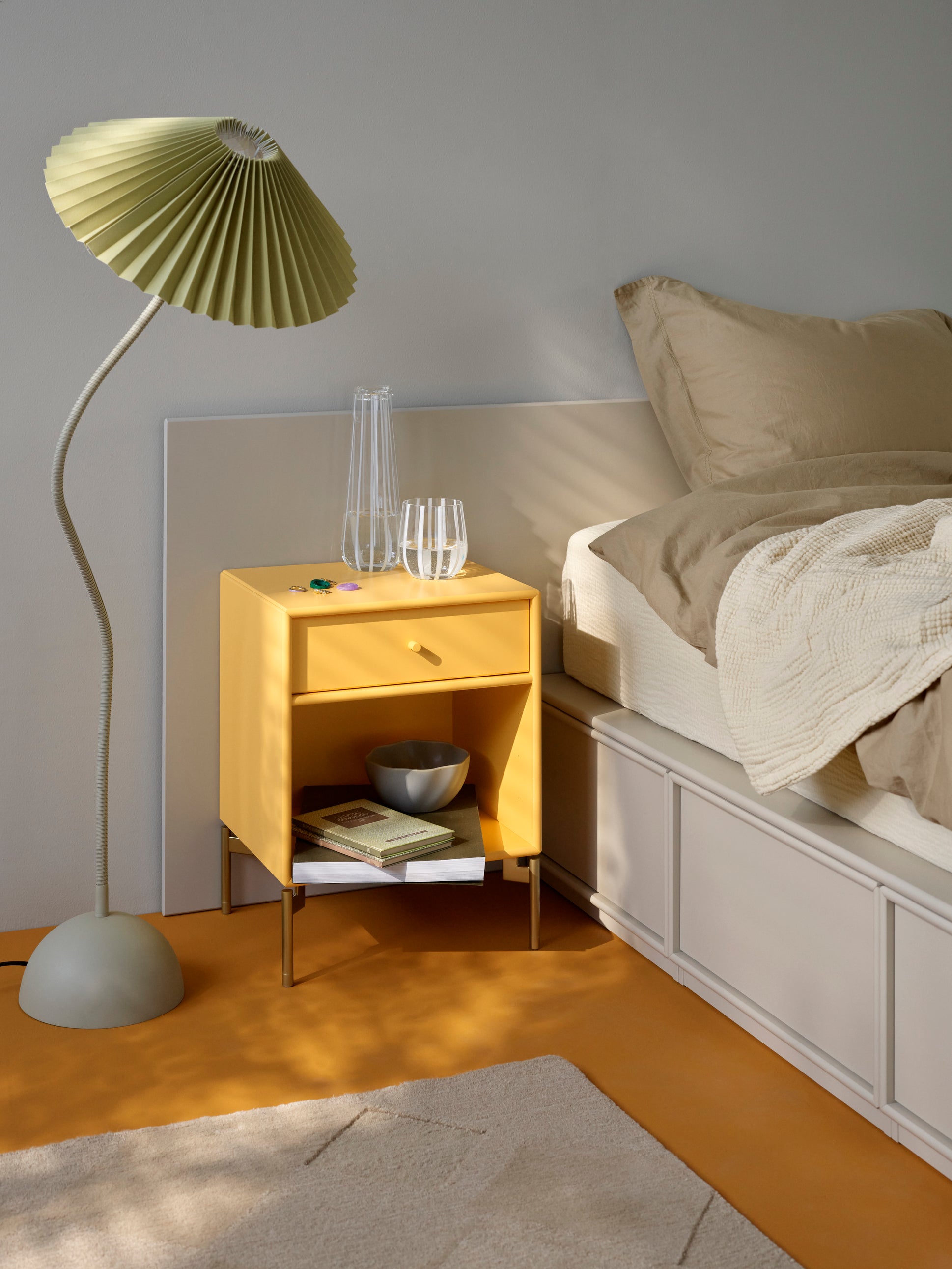 DREAM Nightstand with Plinth