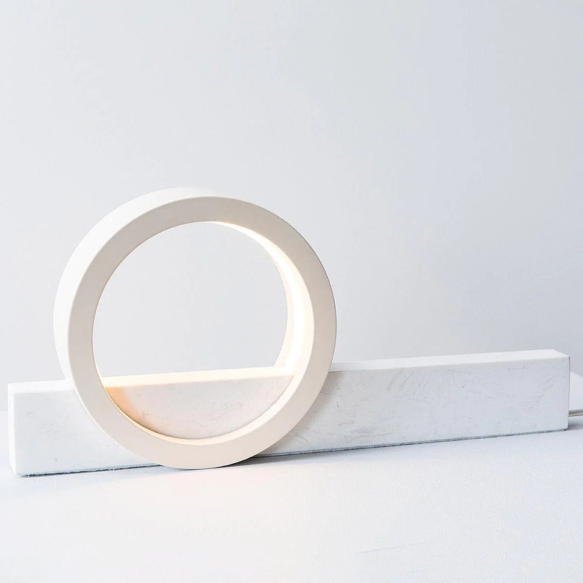 Composition Table Light
