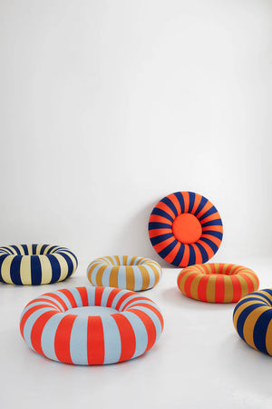 Float Pouf